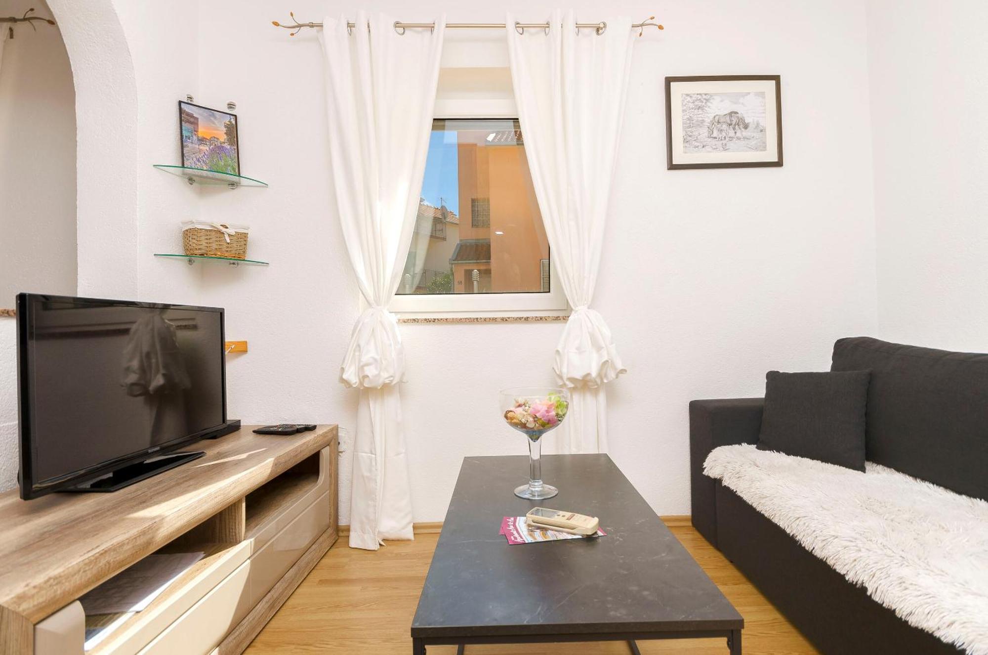 Apartment Ani Vodice Buitenkant foto